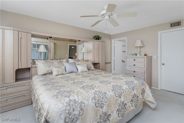 5515 Rattlesnake Hamm RD 205, Naples, FL 34113