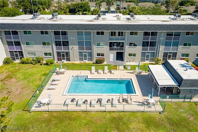 5515 Rattlesnake Hamm RD 205, Naples, FL 34113