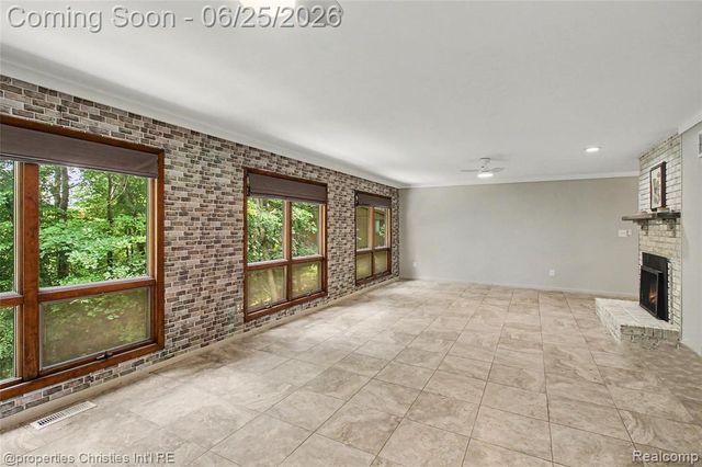 4863 Split Rail Drive, Brighton, MI 48114
