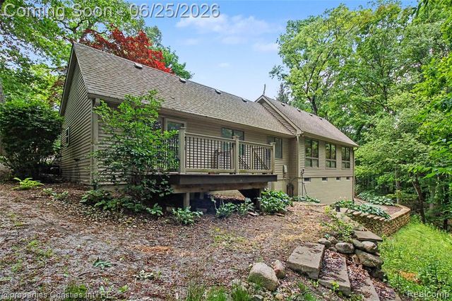 4863 Split Rail Drive, Brighton, MI 48114