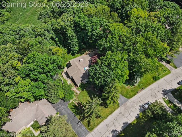 4863 Split Rail Drive, Brighton, MI 48114