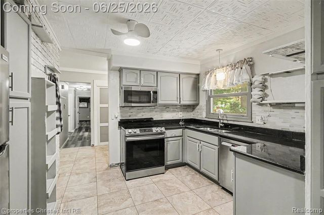4863 Split Rail Drive, Brighton, MI 48114