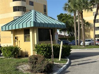 6575 W Oakland Park Blvd 214, Lauderhill, FL 33313