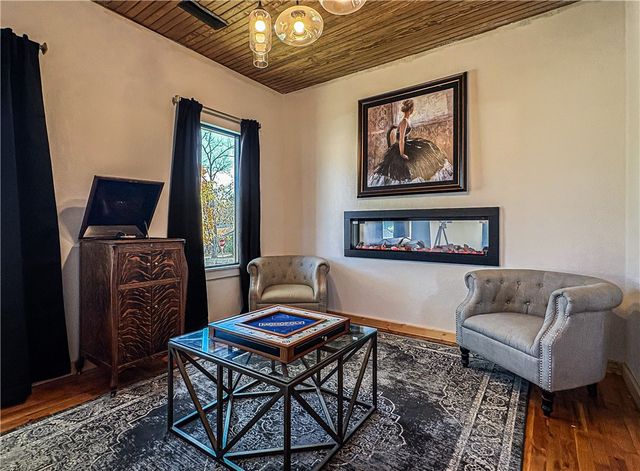 510 E Madison Avenue, Berryville, AR 72616