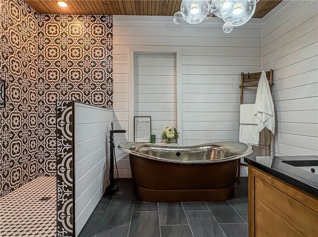 510 E Madison Avenue, Berryville, AR 72616