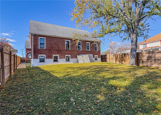 510 E Madison Avenue, Berryville, AR 72616