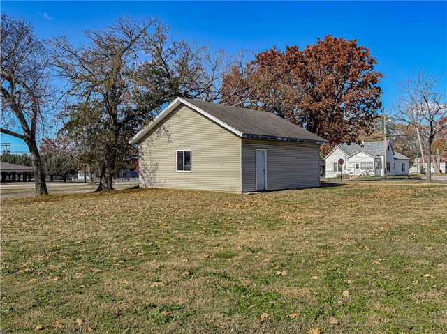 510 E Madison Avenue, Berryville, AR 72616