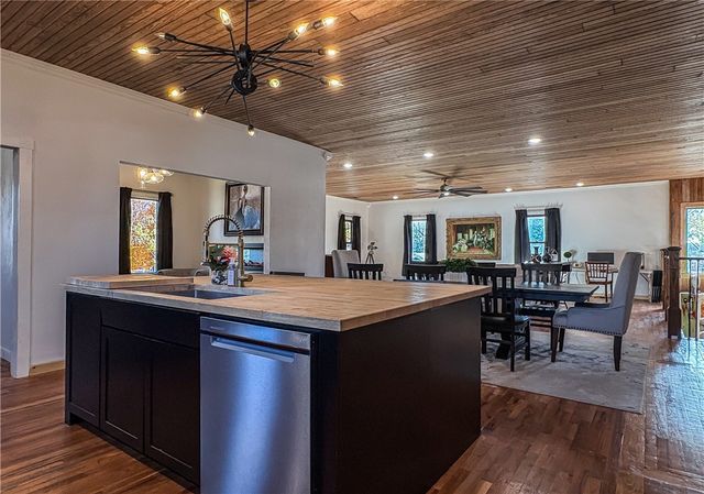 510 E Madison Avenue, Berryville, AR 72616