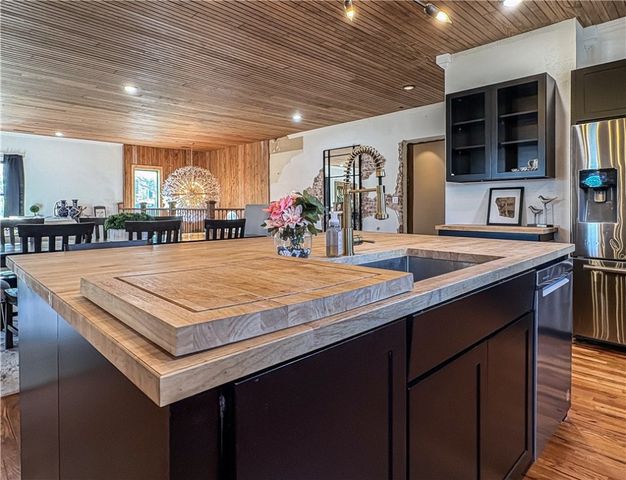 510 E Madison Avenue, Berryville, AR 72616