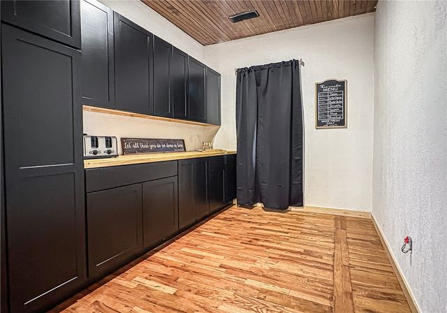 510 E Madison Avenue, Berryville, AR 72616