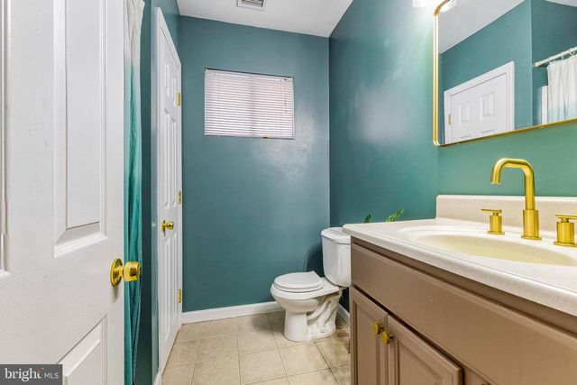 712 W WOOD AVE, Somerdale, NJ 08083