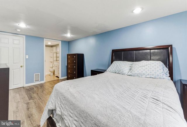 712 W WOOD AVE, Somerdale, NJ 08083