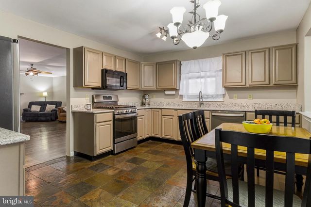 712 W WOOD AVE, Somerdale, NJ 08083