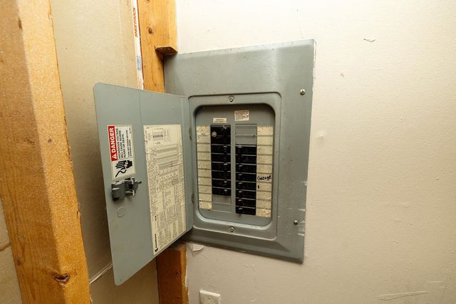 1620 W 34th, Wichita, KS 67217