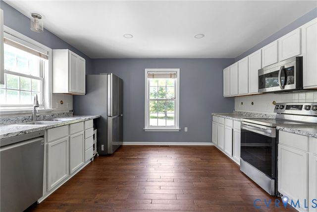 17143 Whitehouse Farm Dr, Beaverdam, VA 23015