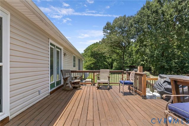 17143 Whitehouse Farm Dr, Beaverdam, VA 23015