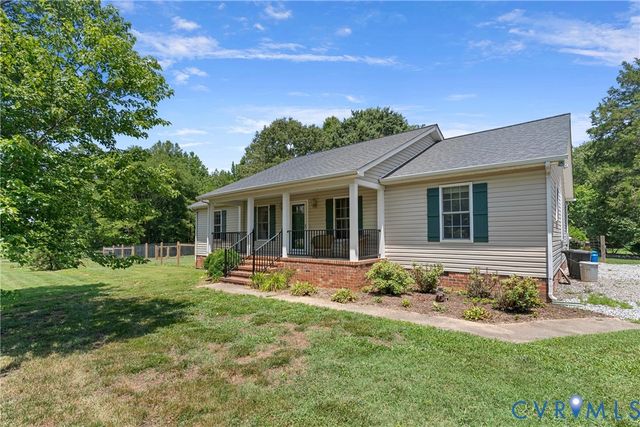 17143 Whitehouse Farm Dr, Beaverdam, VA 23015