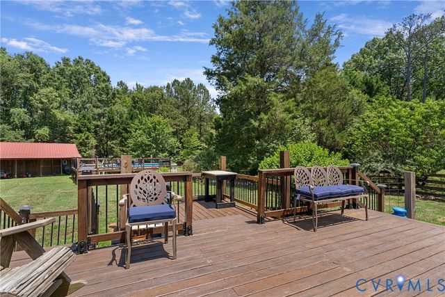 17143 Whitehouse Farm Dr, Beaverdam, VA 23015