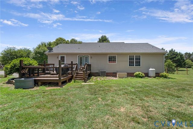17143 Whitehouse Farm Dr, Beaverdam, VA 23015