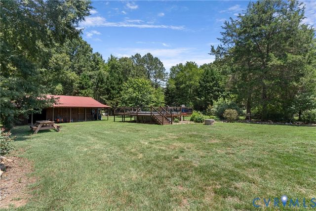 17143 Whitehouse Farm Dr, Beaverdam, VA 23015