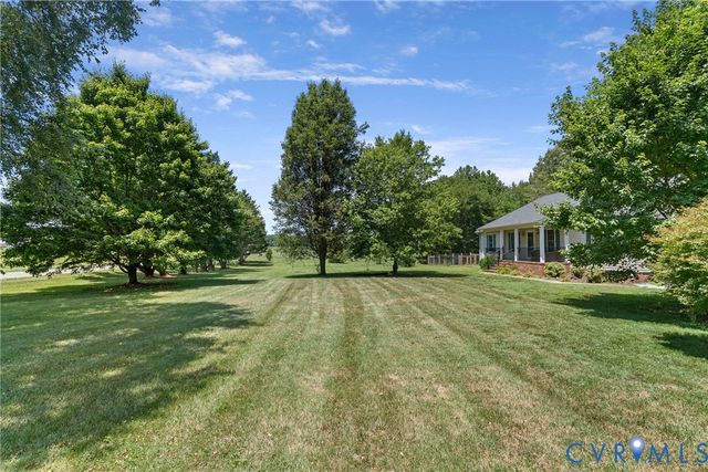 17143 Whitehouse Farm Dr, Beaverdam, VA 23015