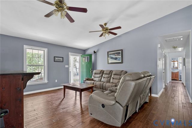 17143 Whitehouse Farm Dr, Beaverdam, VA 23015
