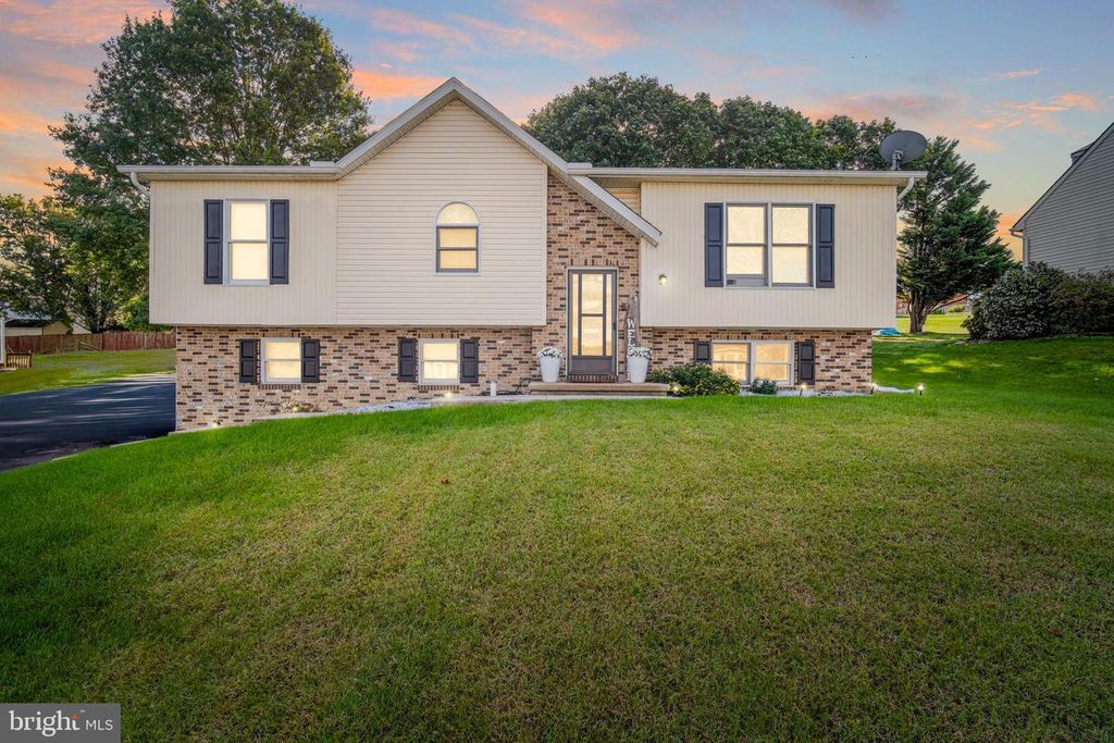 250 EDINBURGH RD, York, PA 17406