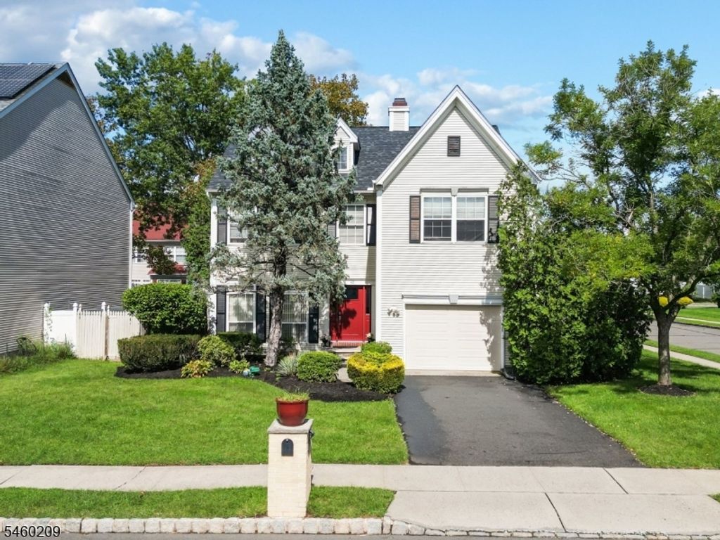 40 Champlain Way, Franklin Twp., NJ 08823 — exterior