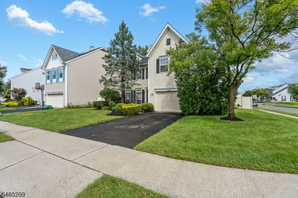 40 Champlain Way, Franklin Twp., NJ 08823 — photo 2