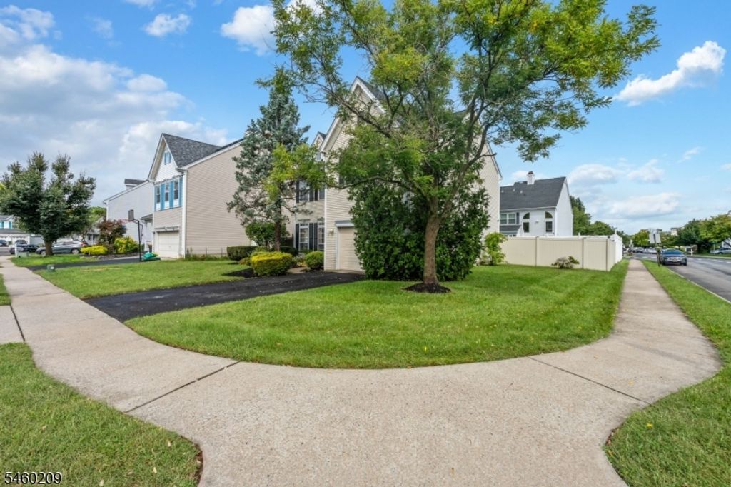 40 Champlain Way, Franklin Twp., NJ 08823 — photo 3