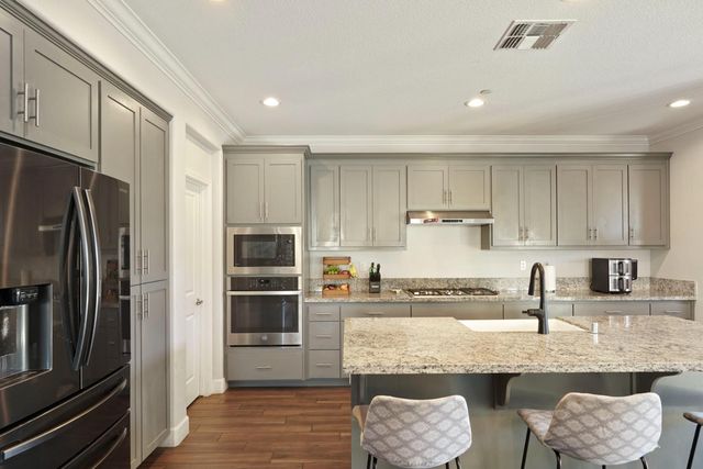 1741 Larkspur Ln, Lodi, CA 95242