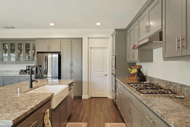 1741 Larkspur Ln, Lodi, CA 95242