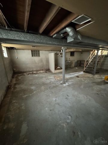 6124 Hedge Avenue, Cincinnati, OH 45213