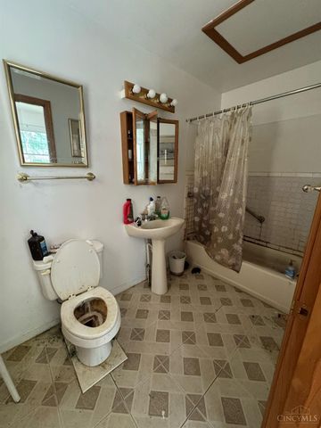 6124 Hedge Avenue, Cincinnati, OH 45213