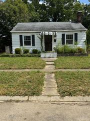 6124 Hedge Avenue, Cincinnati, OH 45213