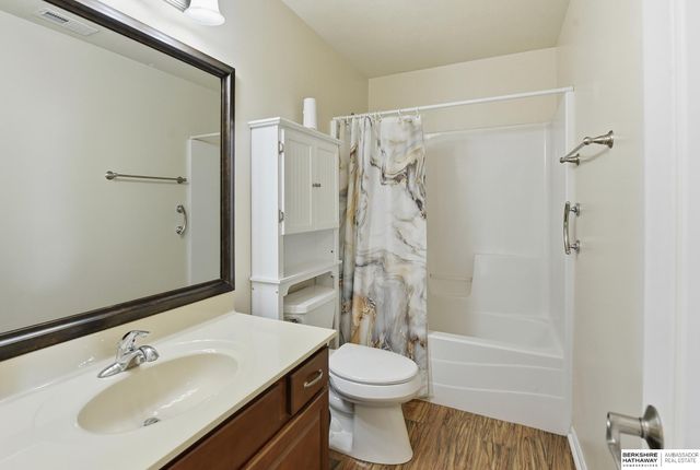 13702 Leona Lane, Bellevue, NE 68123