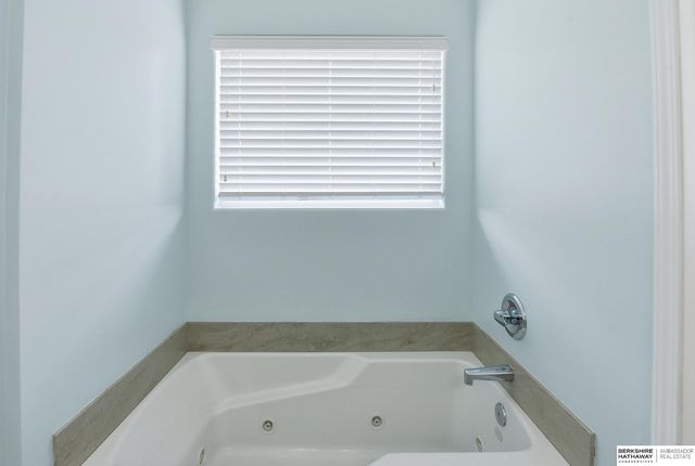 13702 Leona Lane, Bellevue, NE 68123