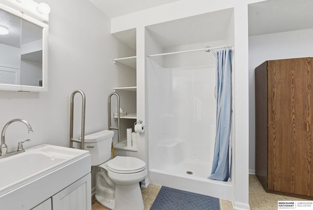 13702 Leona Lane, Bellevue, NE 68123