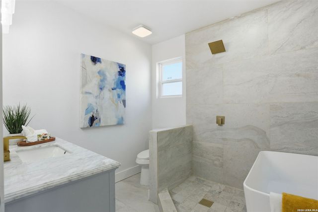 2038 W Woodlawn, San Antonio, TX 78201