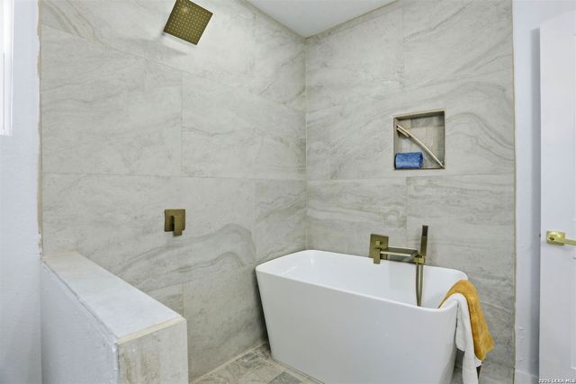 2038 W Woodlawn, San Antonio, TX 78201