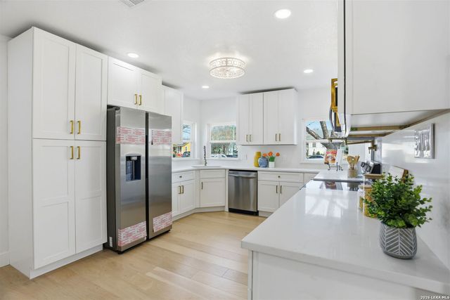 2038 W Woodlawn, San Antonio, TX 78201