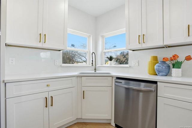 2038 W Woodlawn, San Antonio, TX 78201