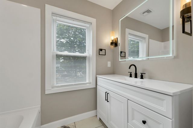 456 N State Street, Concord, NH 03301