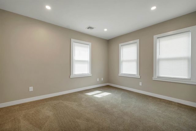 456 N State Street, Concord, NH 03301