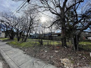 215 grimes, San Antonio, TX 78202