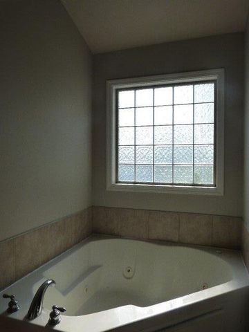 4752 WINDSTAR Way, Lexington, KY 40515