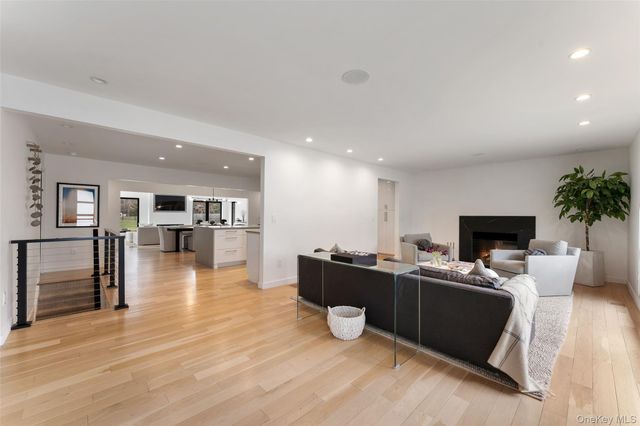 7 Windsong Road, Ardsley, NY 10502