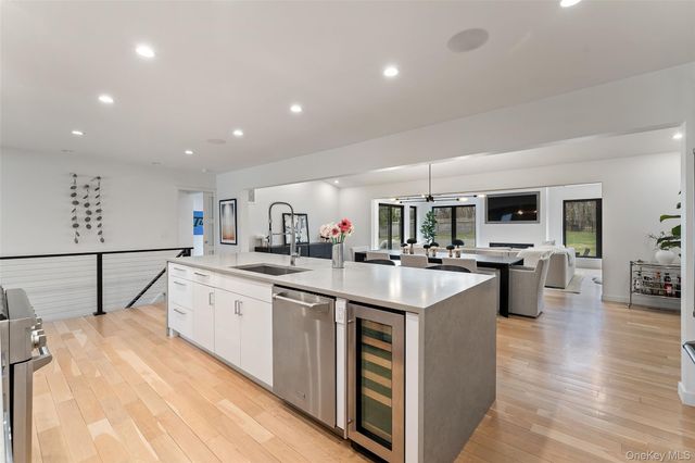 7 Windsong Road, Ardsley, NY 10502