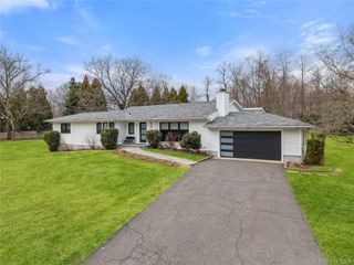 7 Windsong Road, Ardsley, NY 10502
