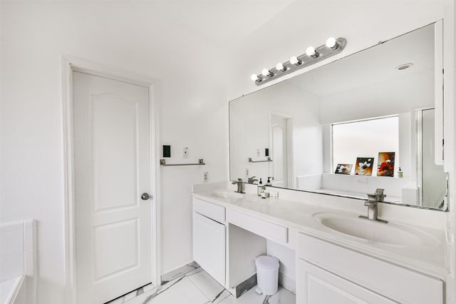 4113 Oak Point Drive, Pearland, TX 77581